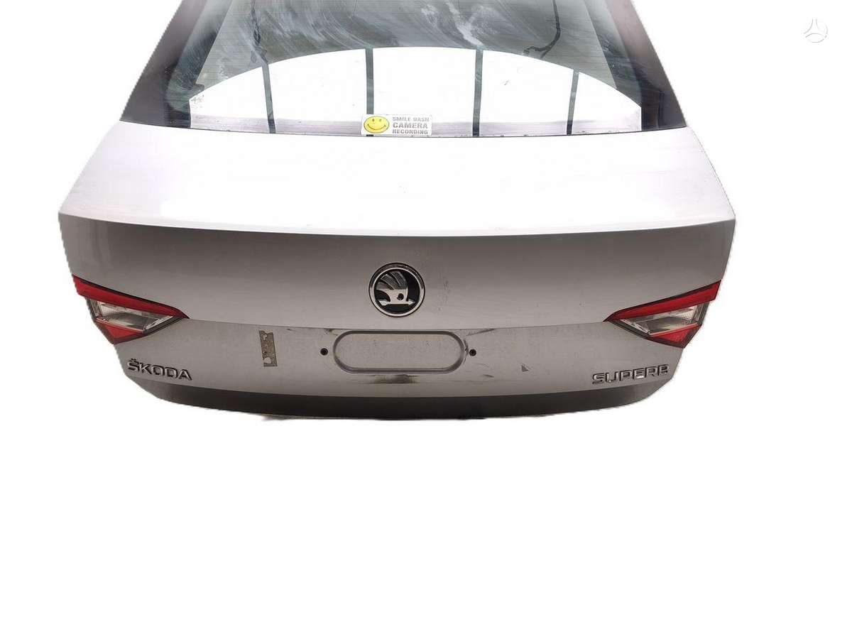 Skoda Superb hood (front, rear)