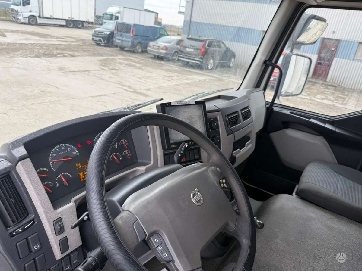 Volvo FL240 / LUMIKKO 90DS refrigerator /, рефрижераторы