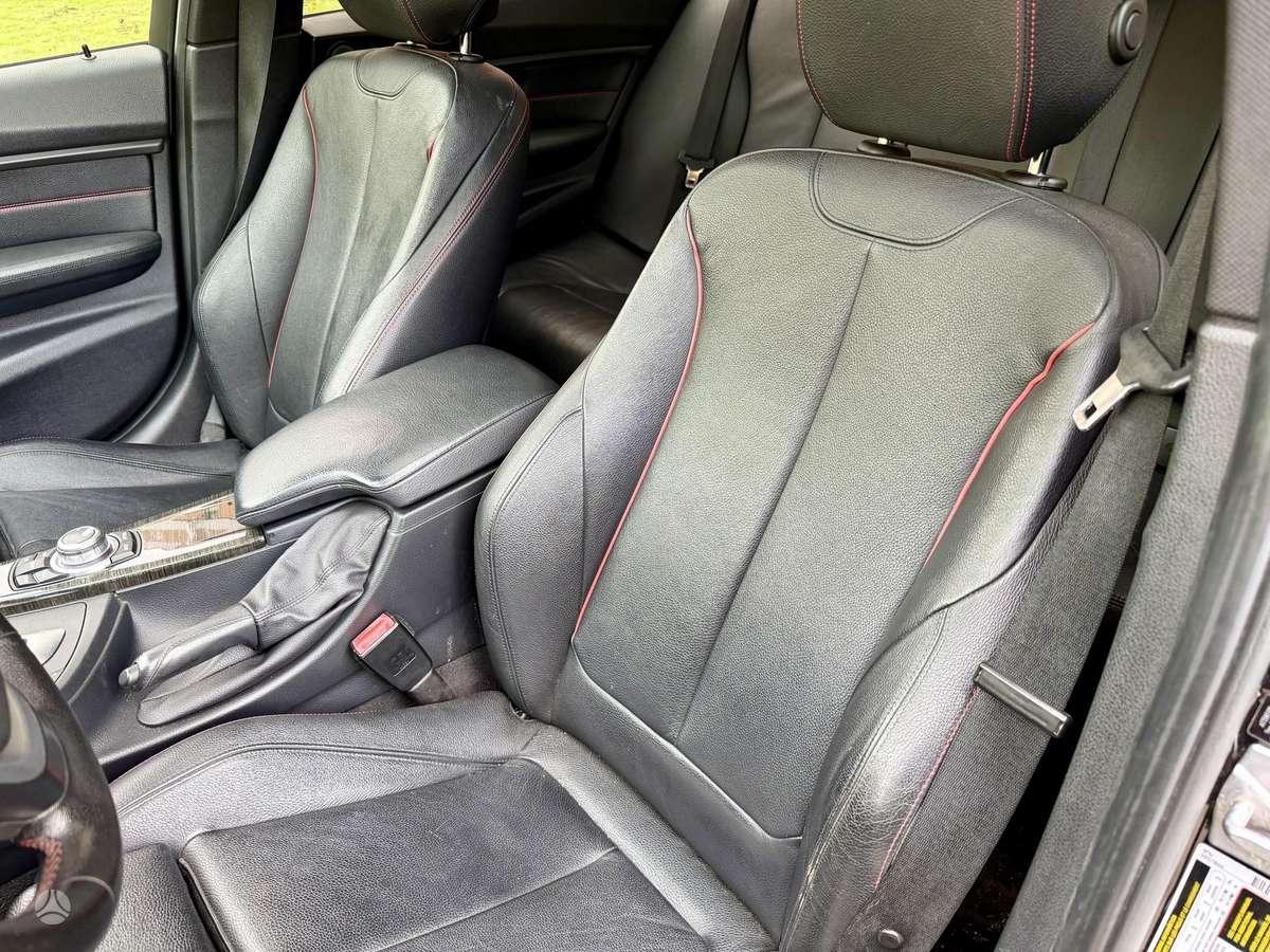 BMW 335, 3.0 l., Седан