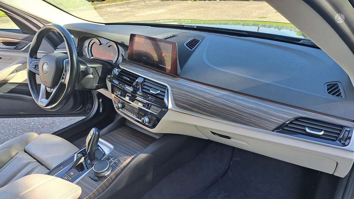 BMW 520, 2.0 l., Седан