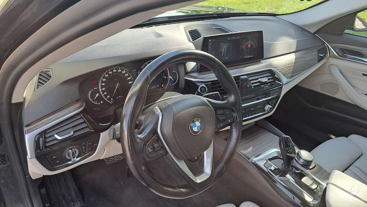 BMW 520, 2.0 l., Седан