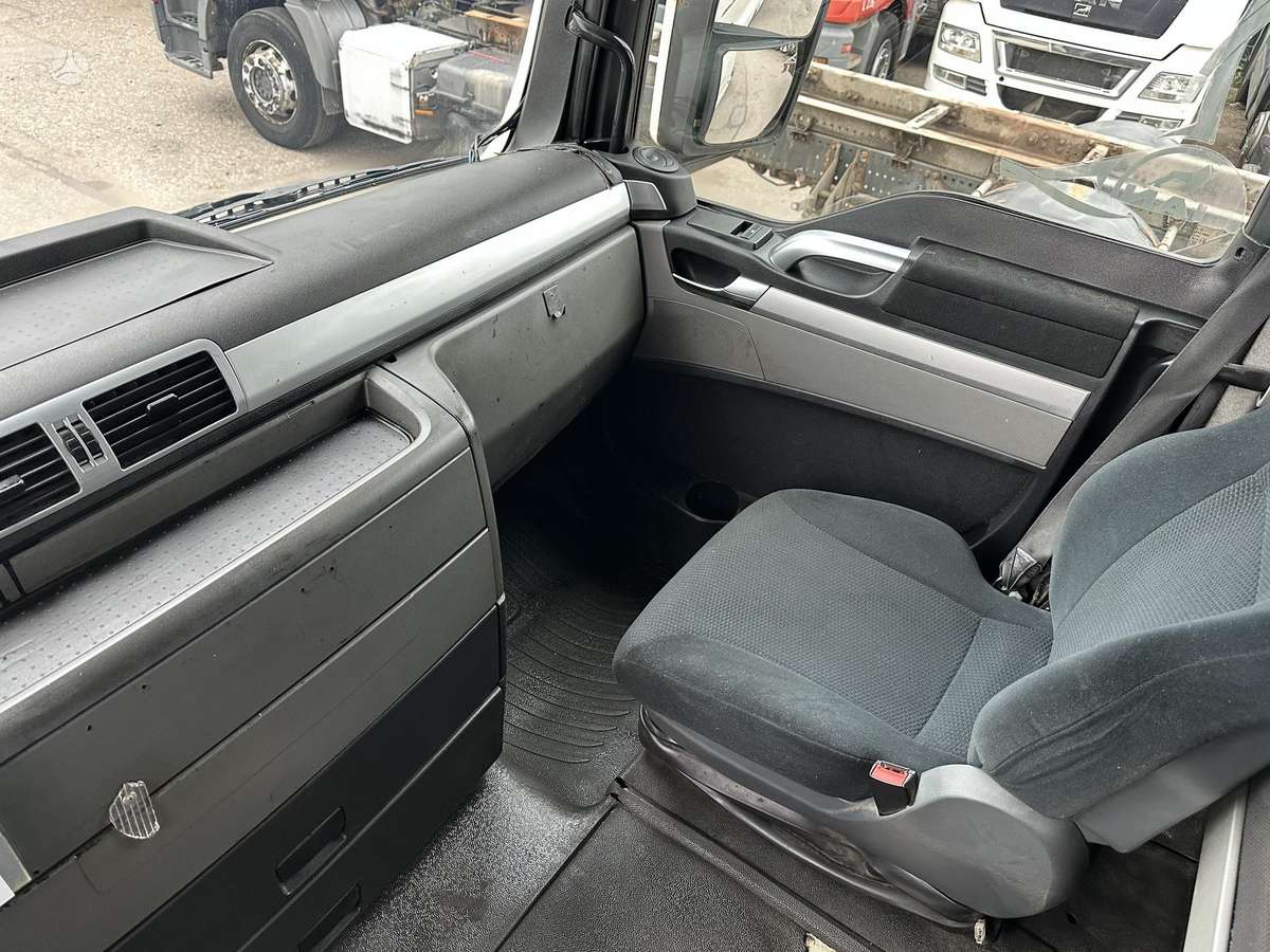 MAN TGX 18.440, double sleeper