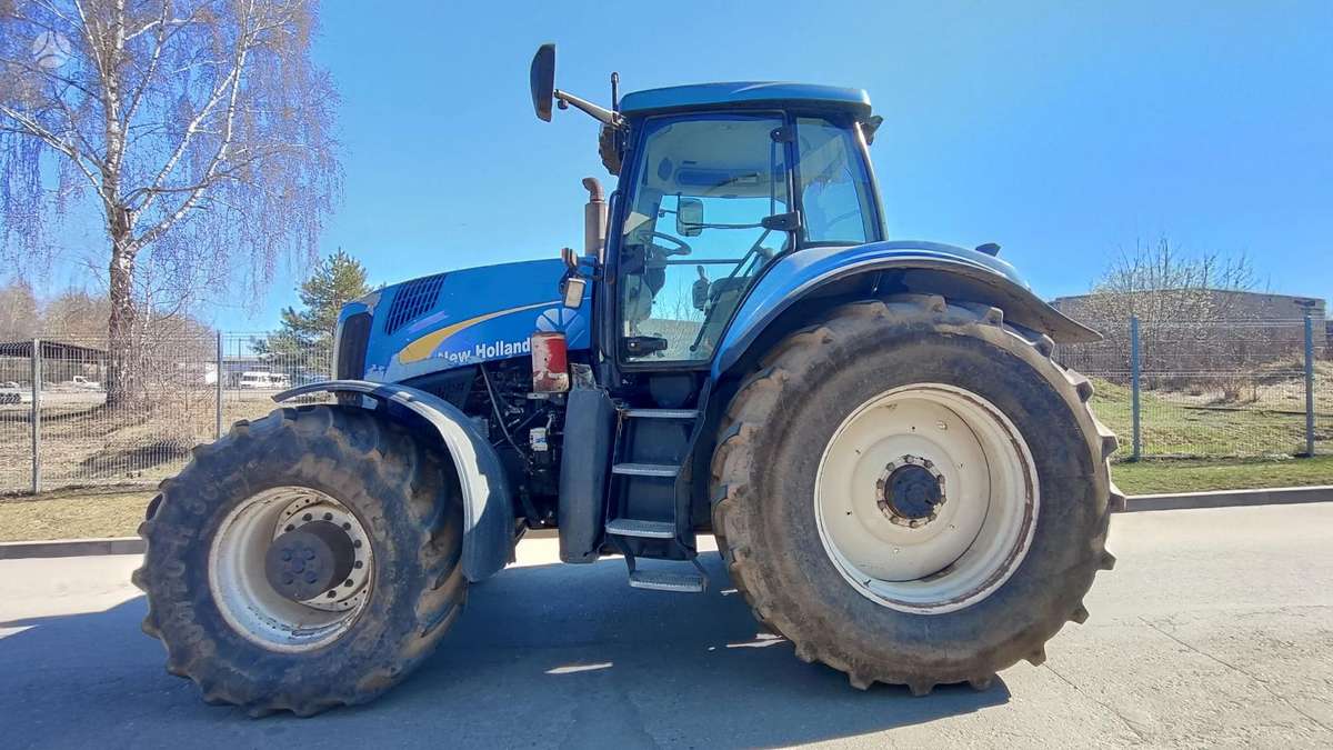 New Holland T8050, traktoriai
