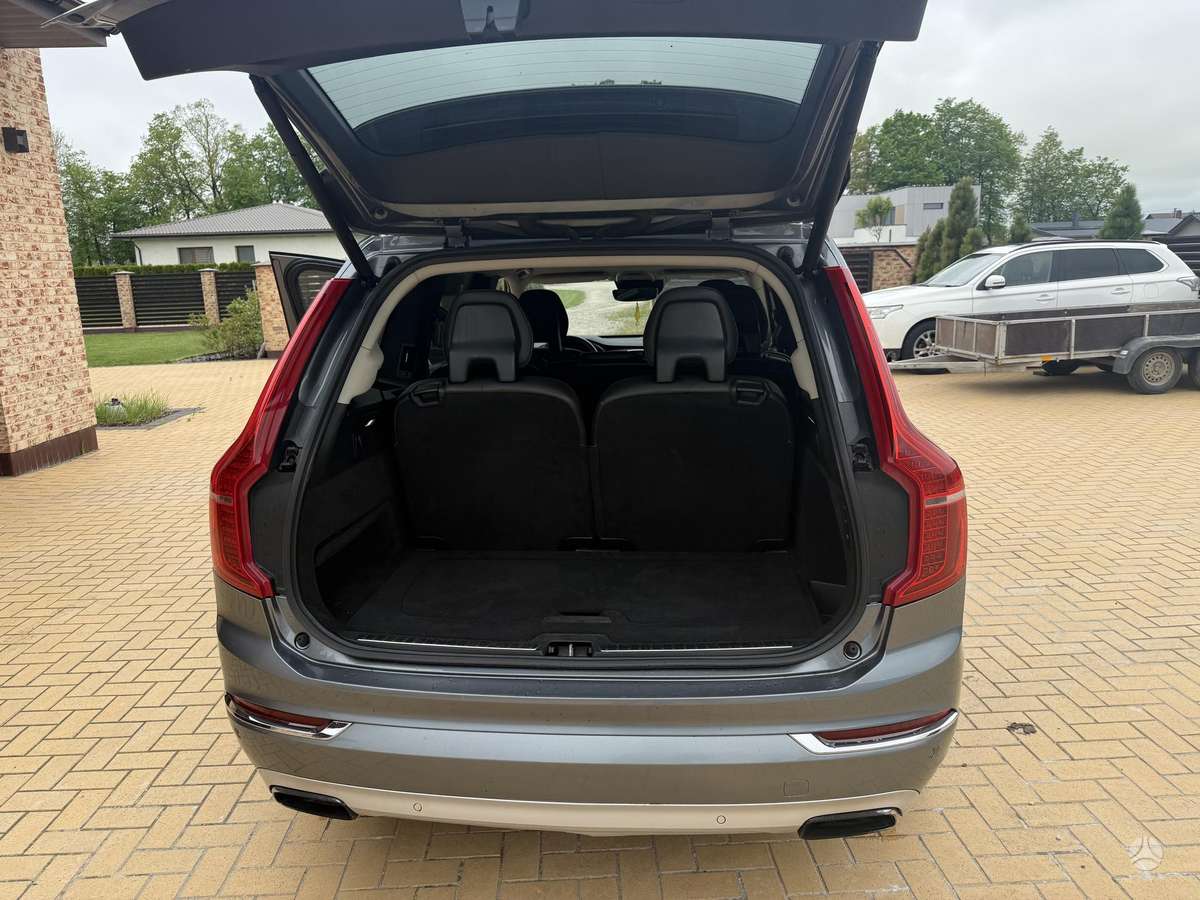 Volvo XC90 - 10