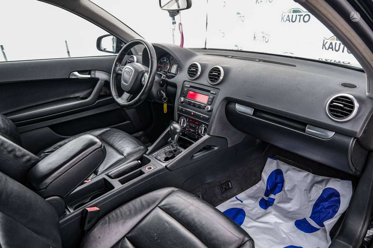Audi A3, 1.6 l., hatchback