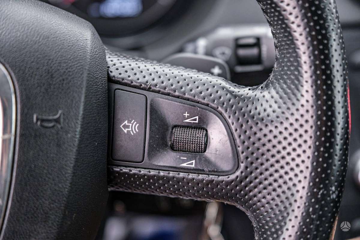 Audi A3, 1.6 l., hatchback