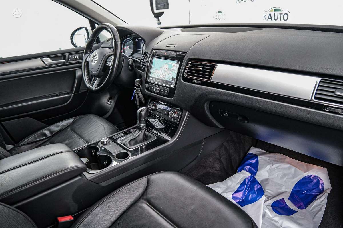 Volkswagen Touareg - 12