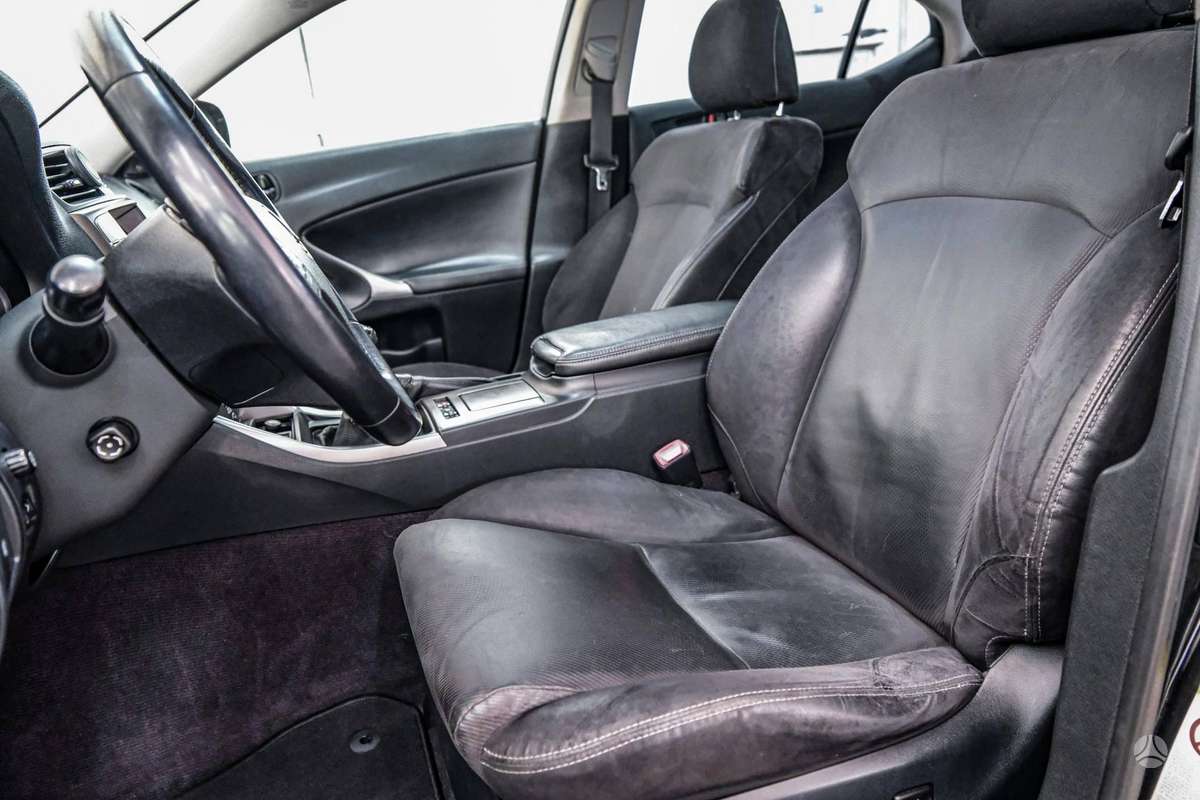 Lexus IS 220, 2.2 l., Седан