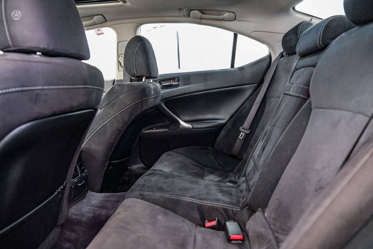 Lexus IS 220, 2.2 l., Седан