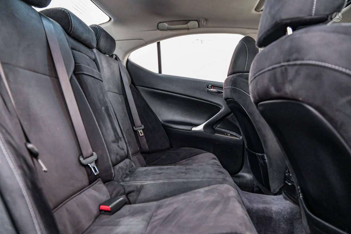 Lexus IS 220, 2.2 l., Седан