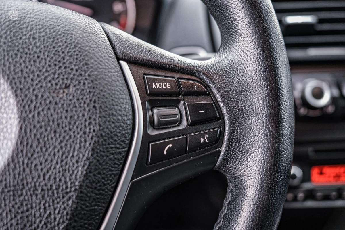 BMW 116, 1.6 l., hatchback