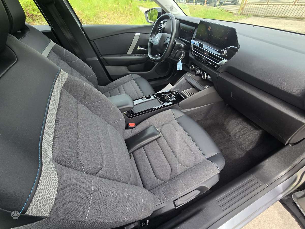 Citroen C4, 1.5 l., Хэтчбек