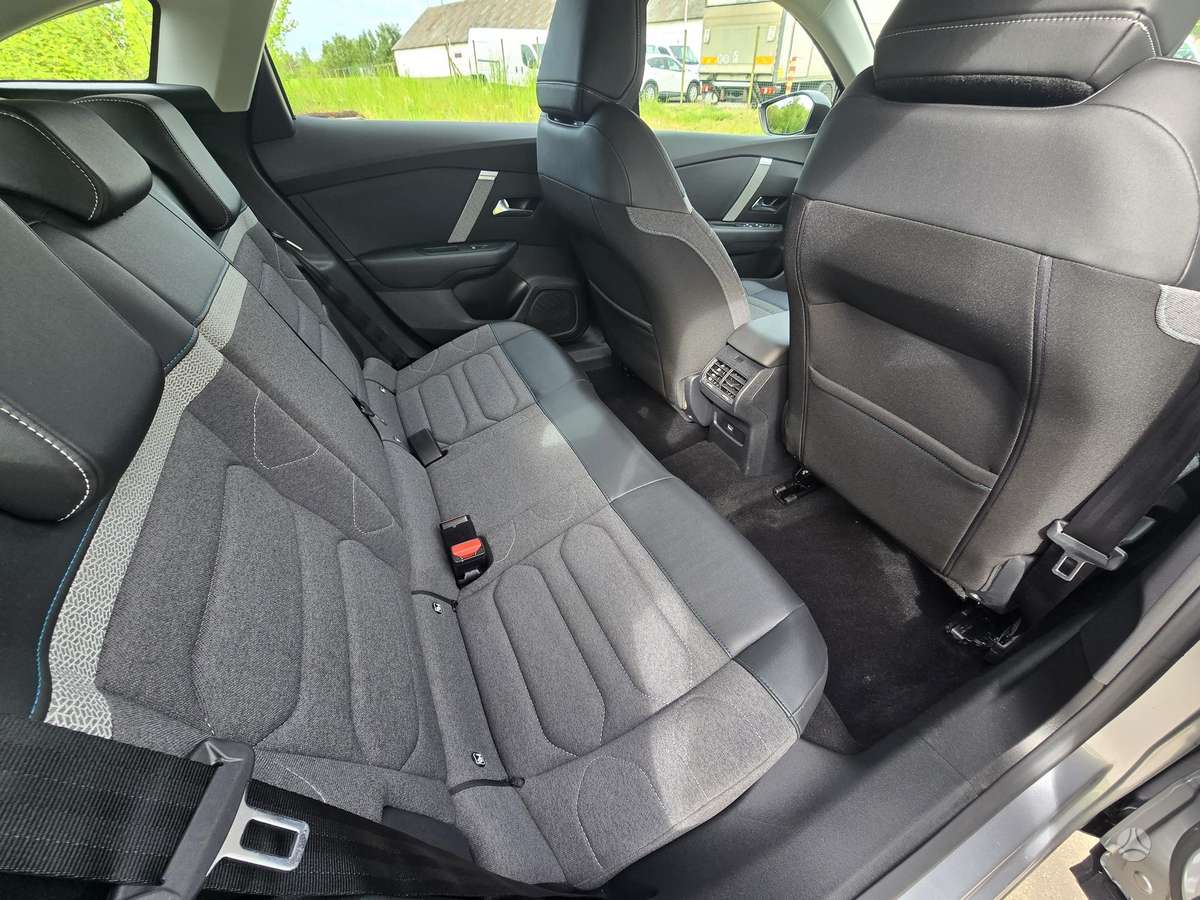 Citroen C4, 1.5 l., Хэтчбек