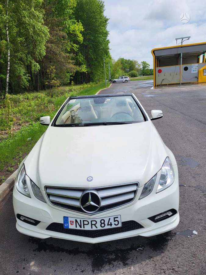 Mercedes-Benz E550, 5.5 l., kabrioletas