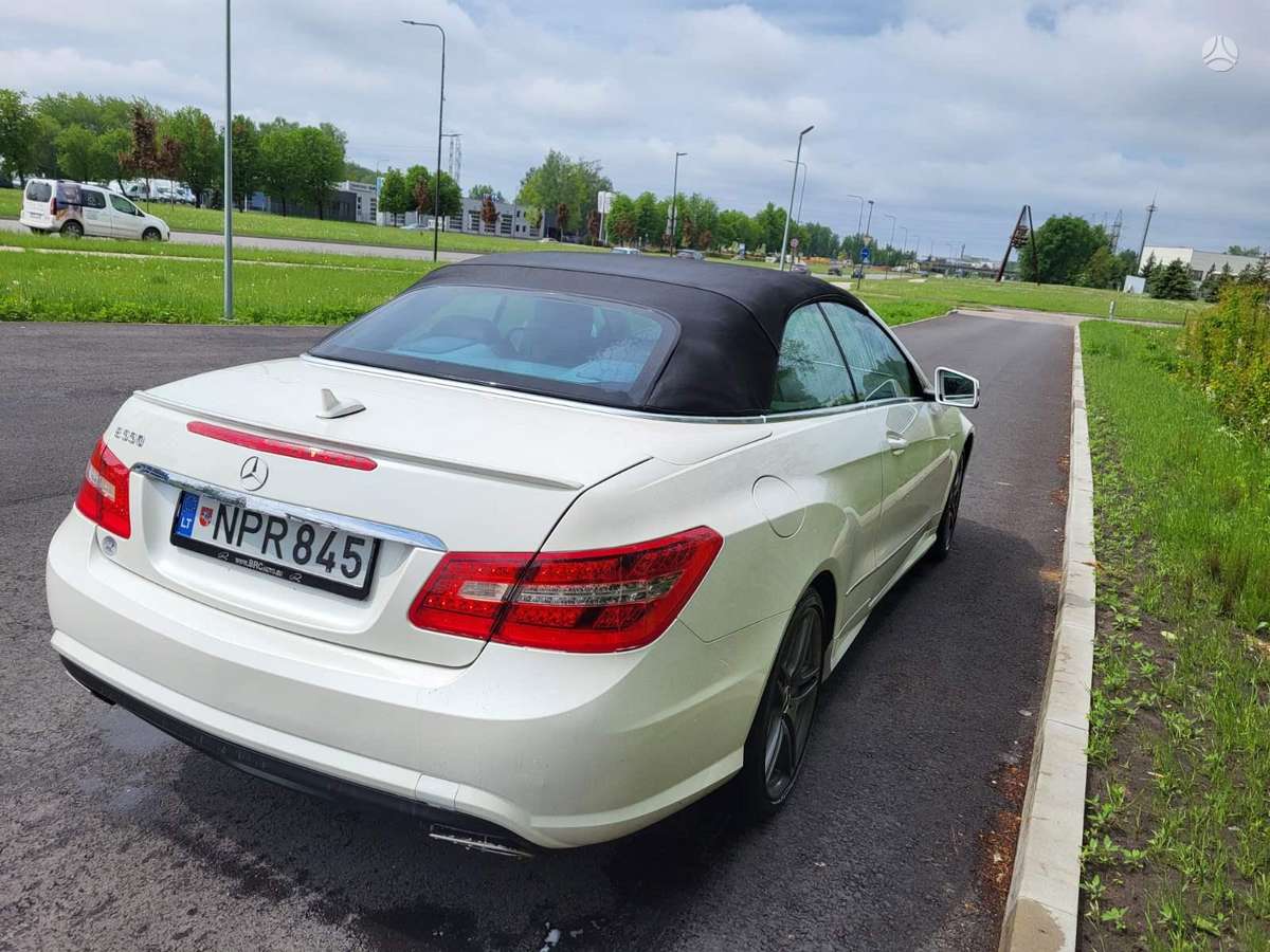 Mercedes-Benz E550, 5.5 l., kabrioletas