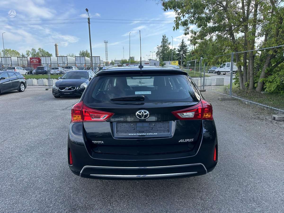 Toyota Auris, 1.6 l., Универсал