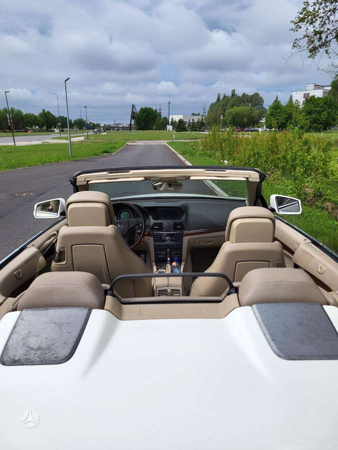 Mercedes-Benz E550, 5.5 l., kabrioletas