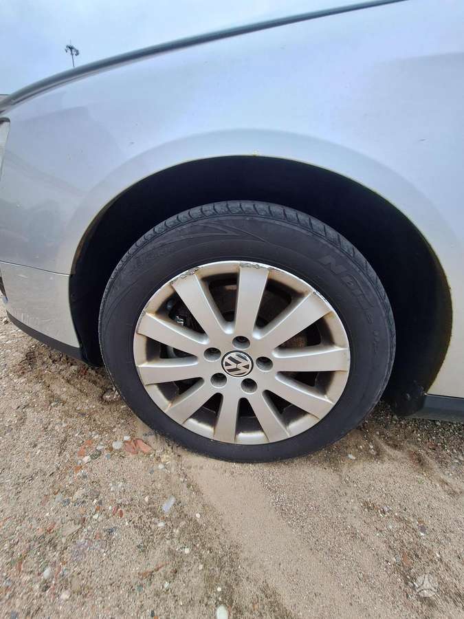 Volkswagen Passat for parts