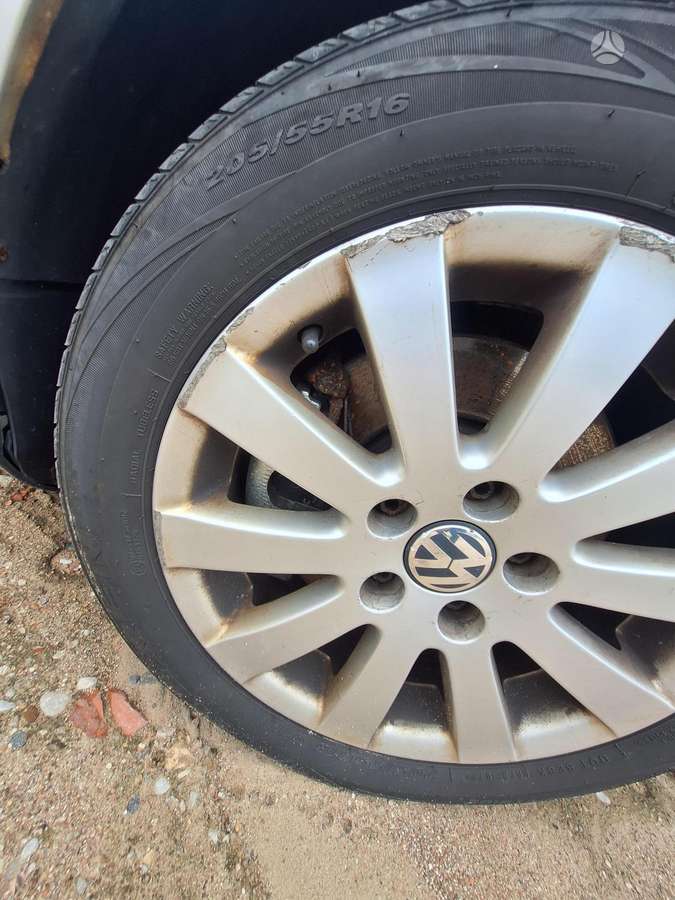 Volkswagen Passat for parts