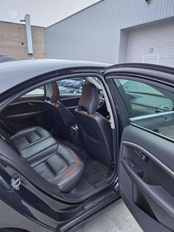 Volvo S80, 2.4 l., Седан