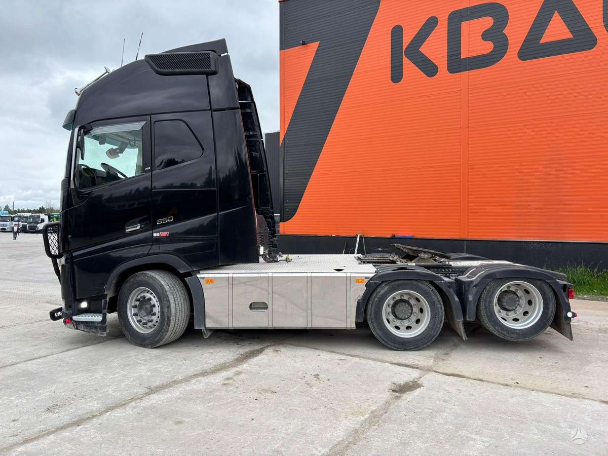 Volvo FH 16 650 6x2, single sleeper