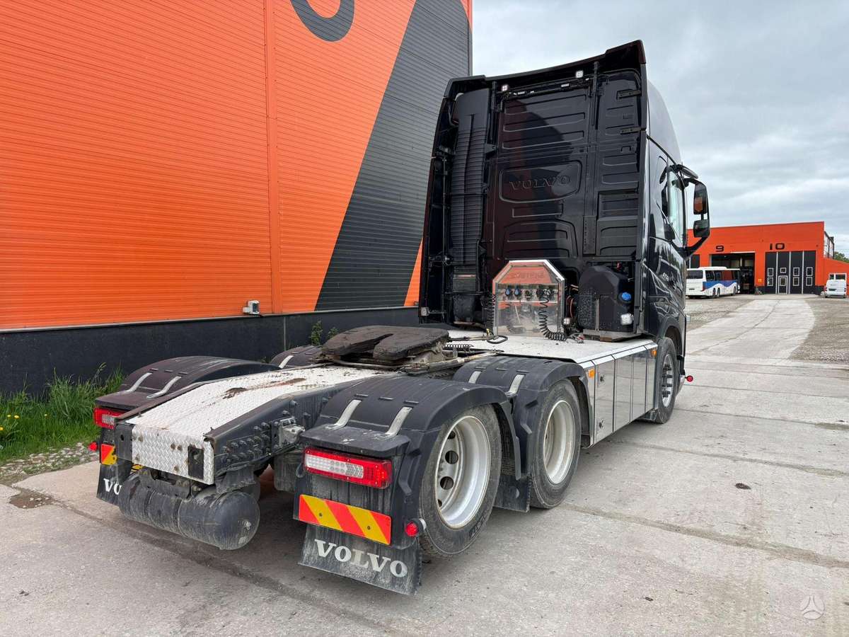 Volvo FH 16 650 6x2, single sleeper