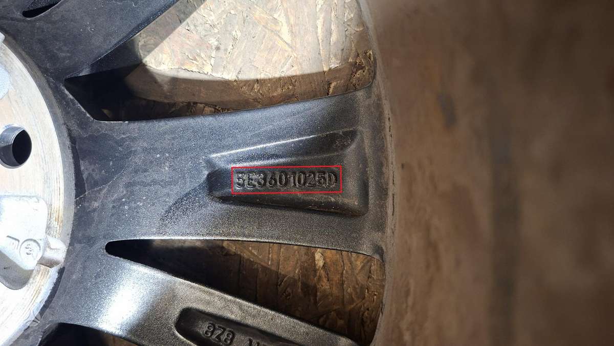 Skoda Octavia, 5E3601025D, Cen33237