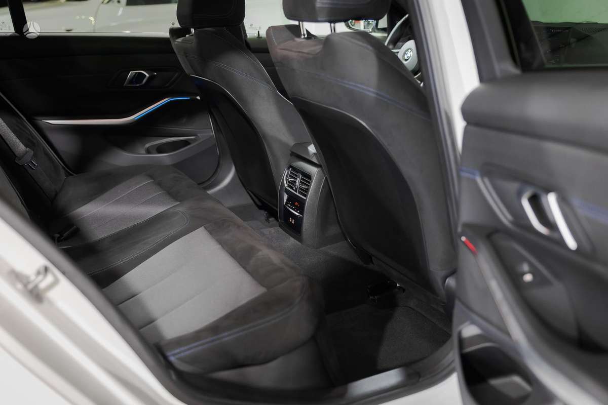 BMW 320, 2.0 l., Седан