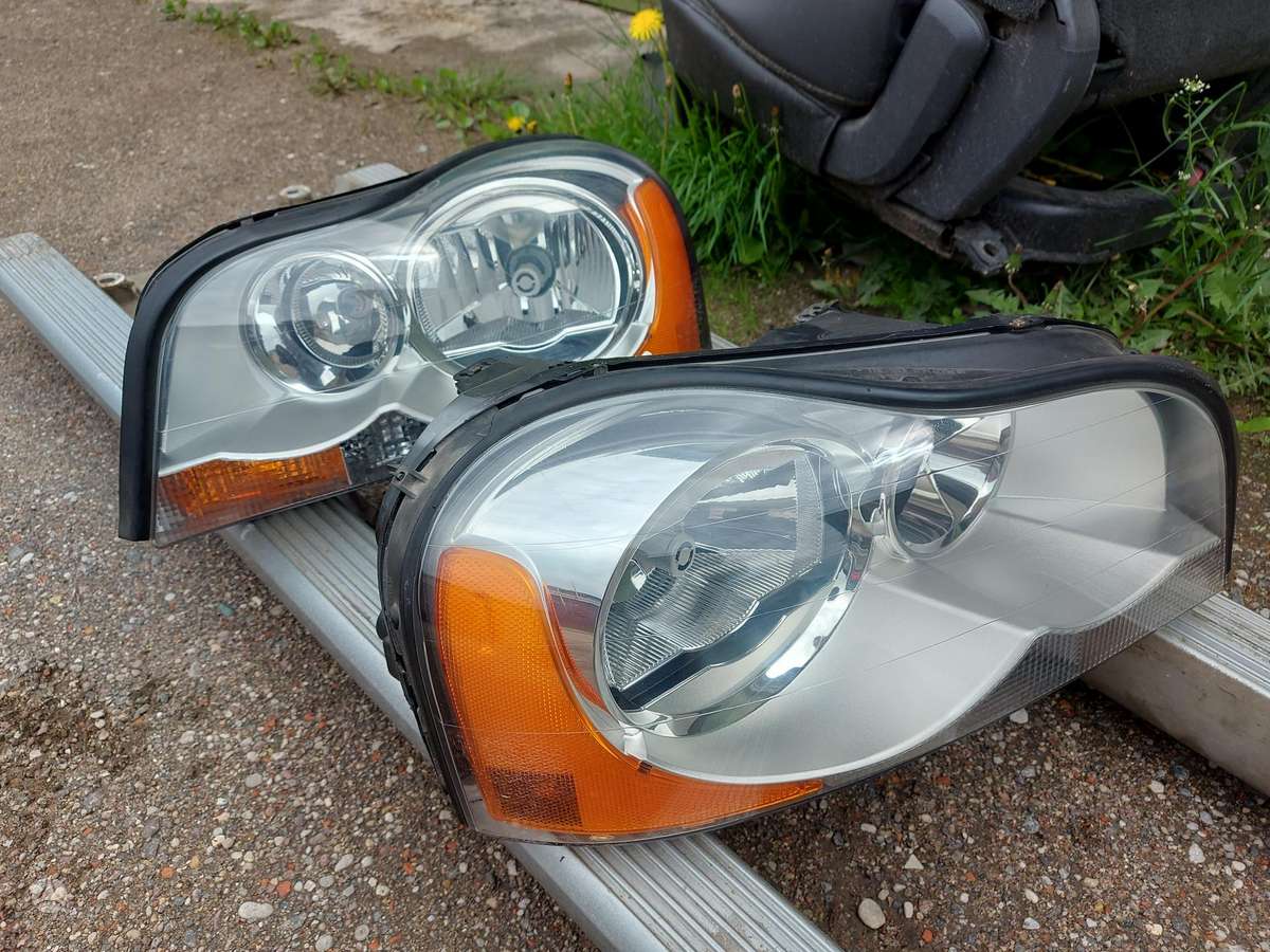 Volvo XC90 lights