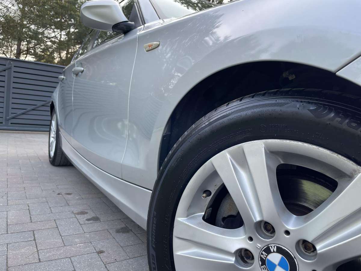 BMW 118, 2.0 l., hatchback