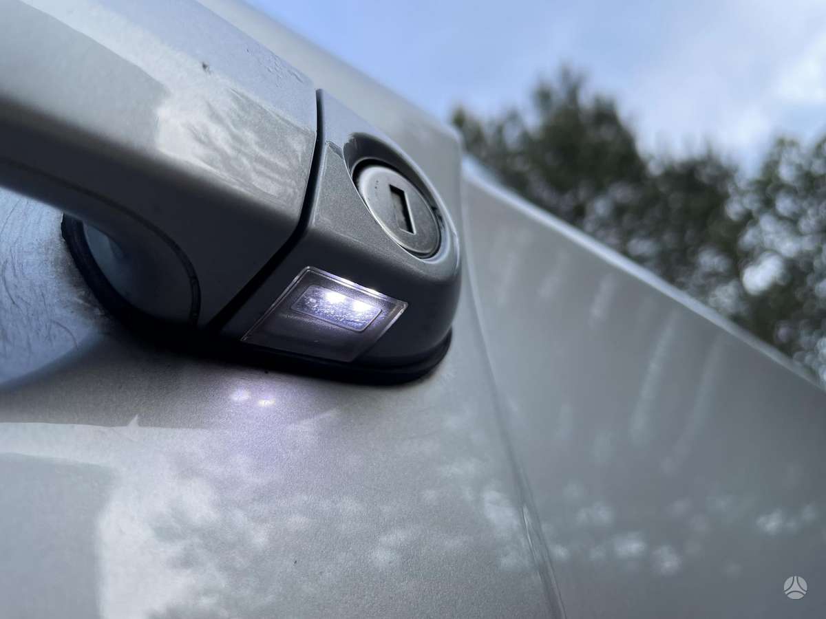 BMW 118, 2.0 l., hatchback
