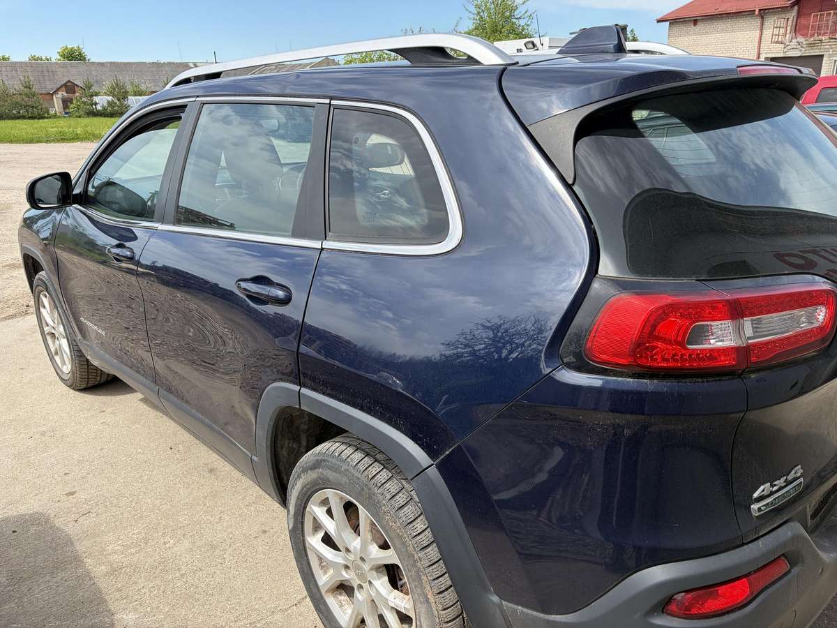 Jeep Cherokee Turim ir 2 2 dyzely