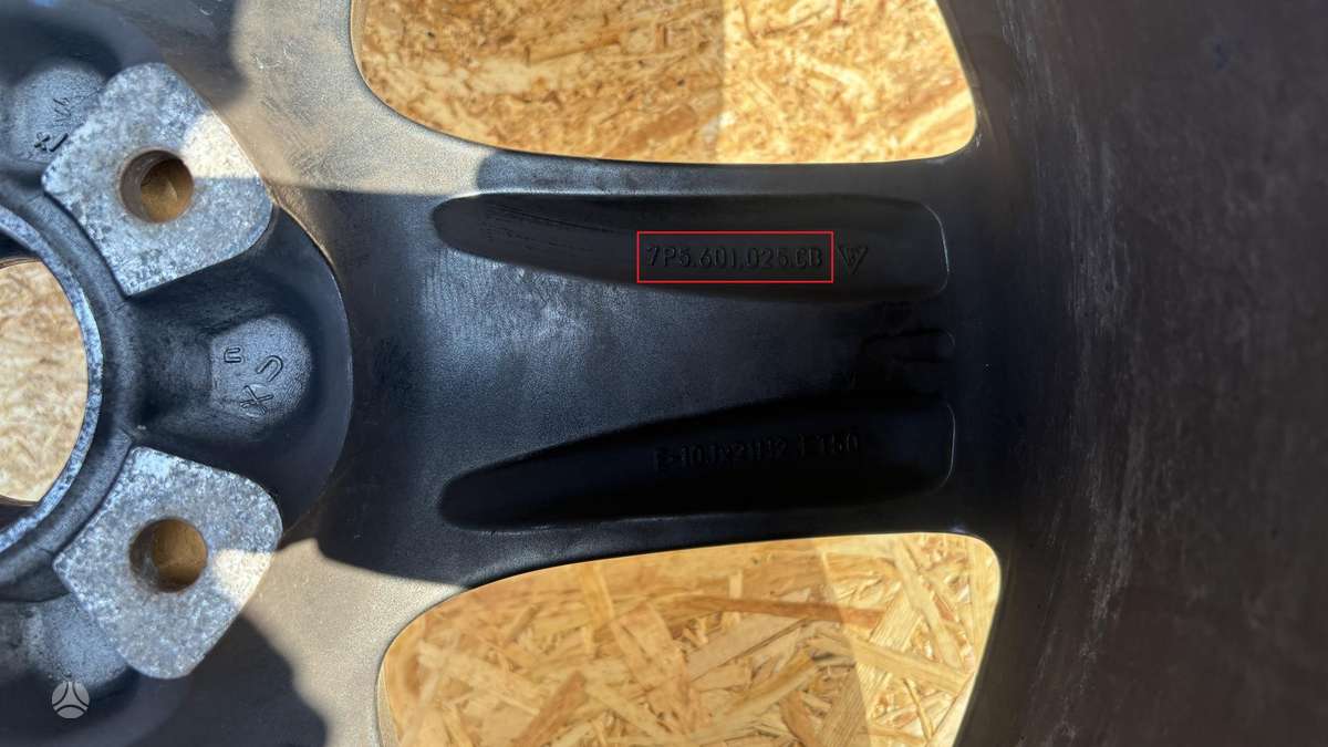 Porsche Cayenne, 7P5601025CB, Cen33087
