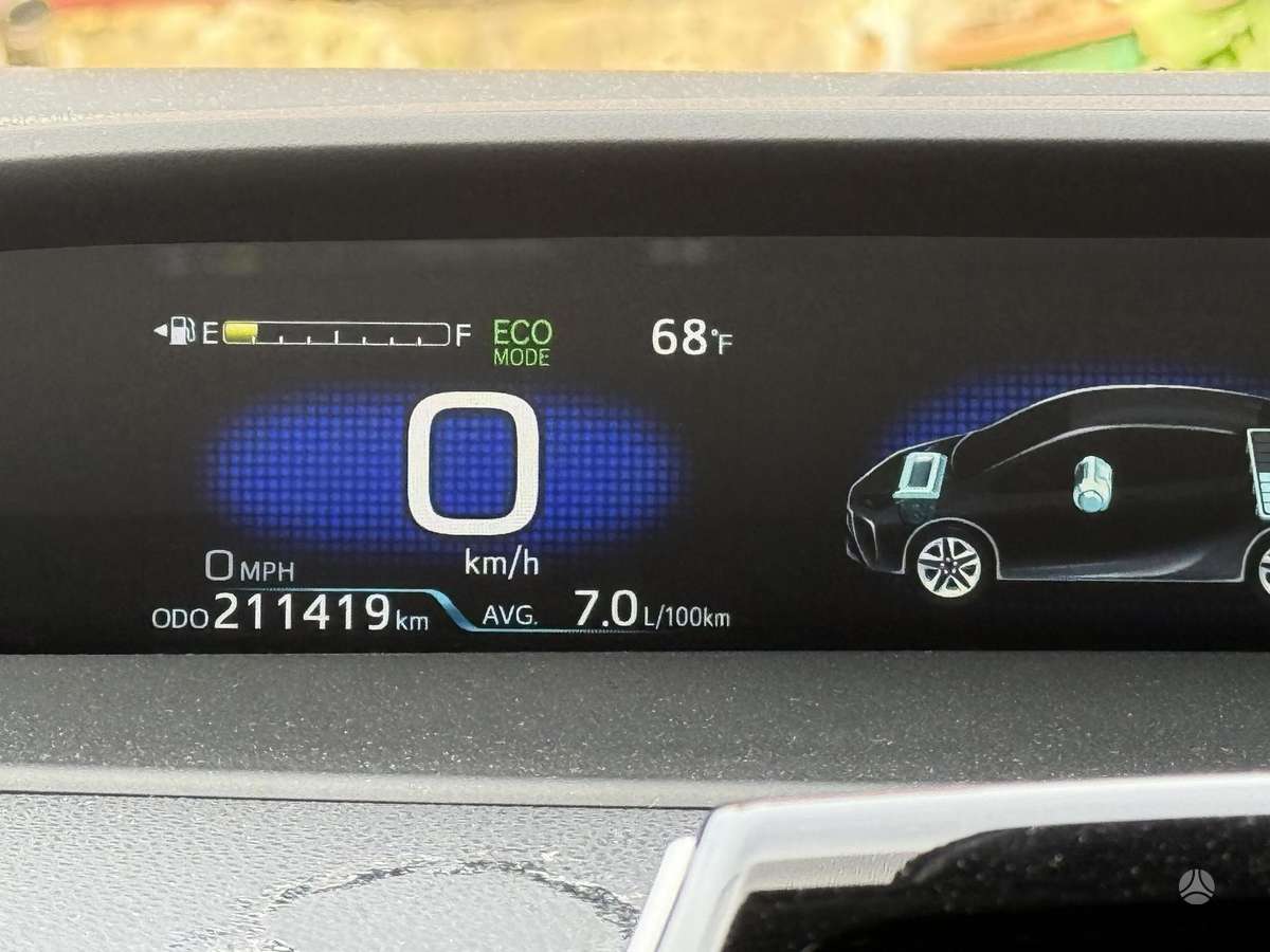 Toyota Prius - 10