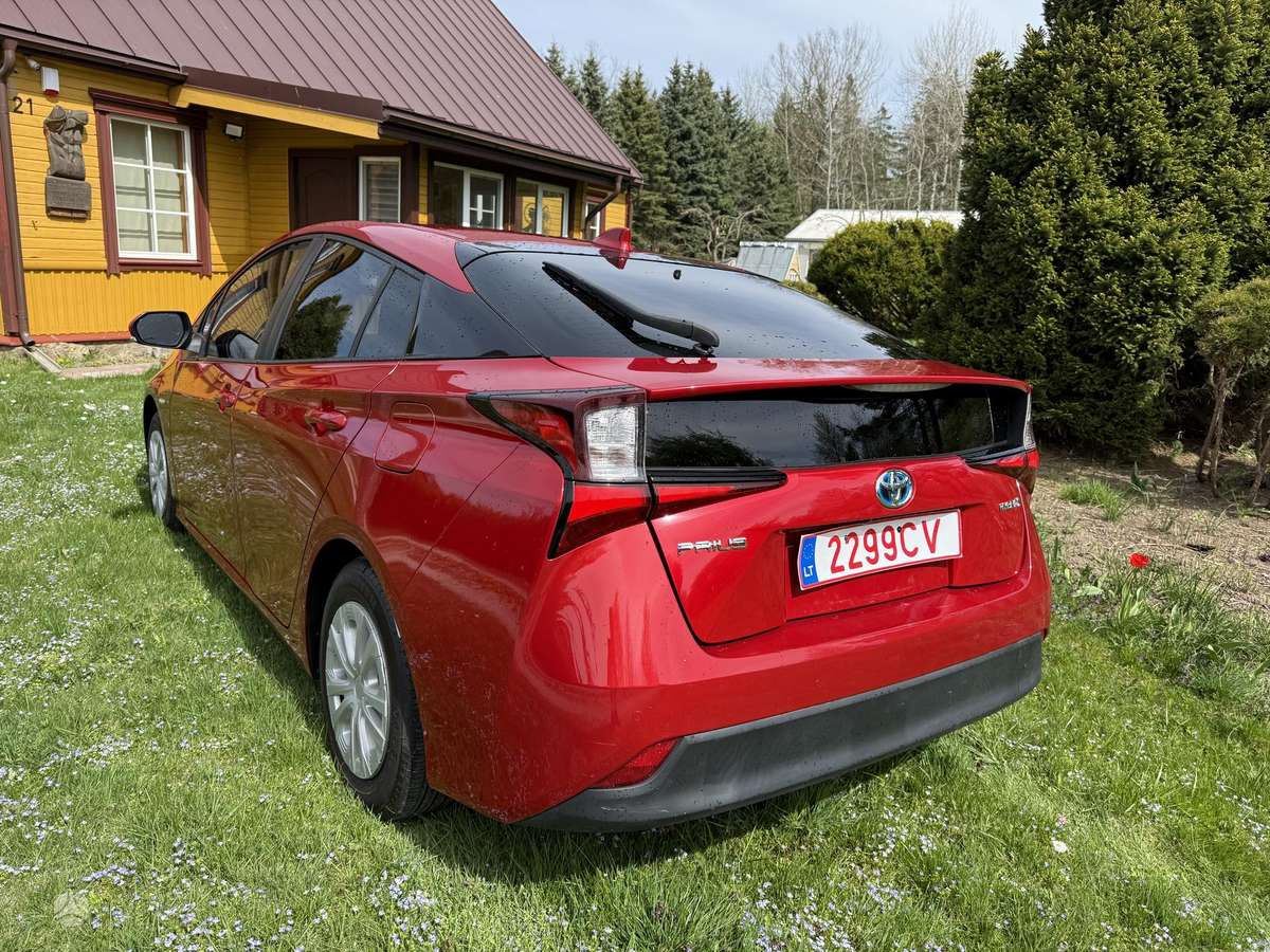 Toyota Prius - 5
