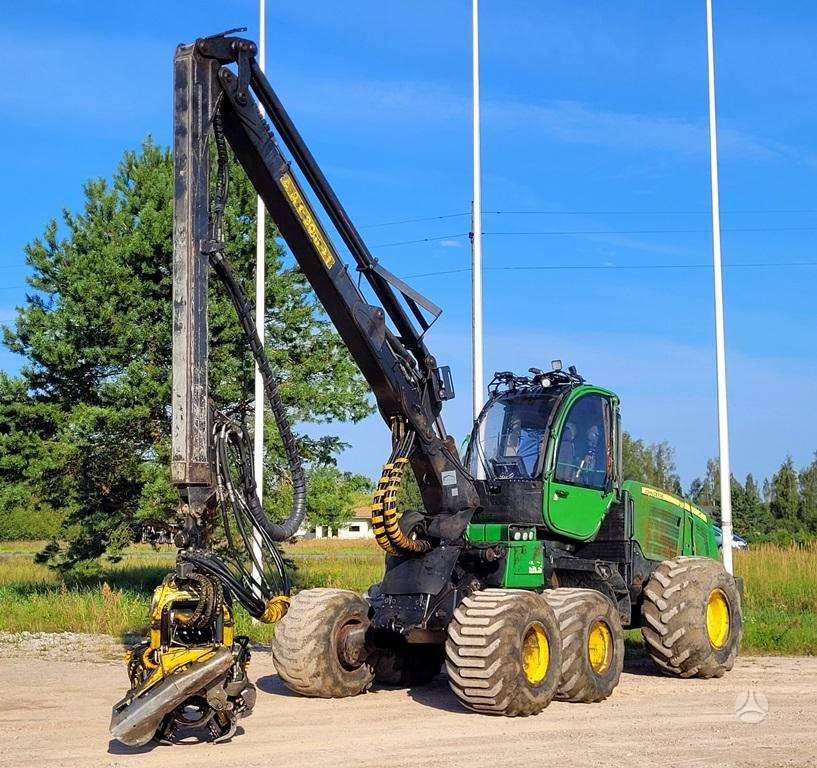 John Deere 1070E, medkirtės