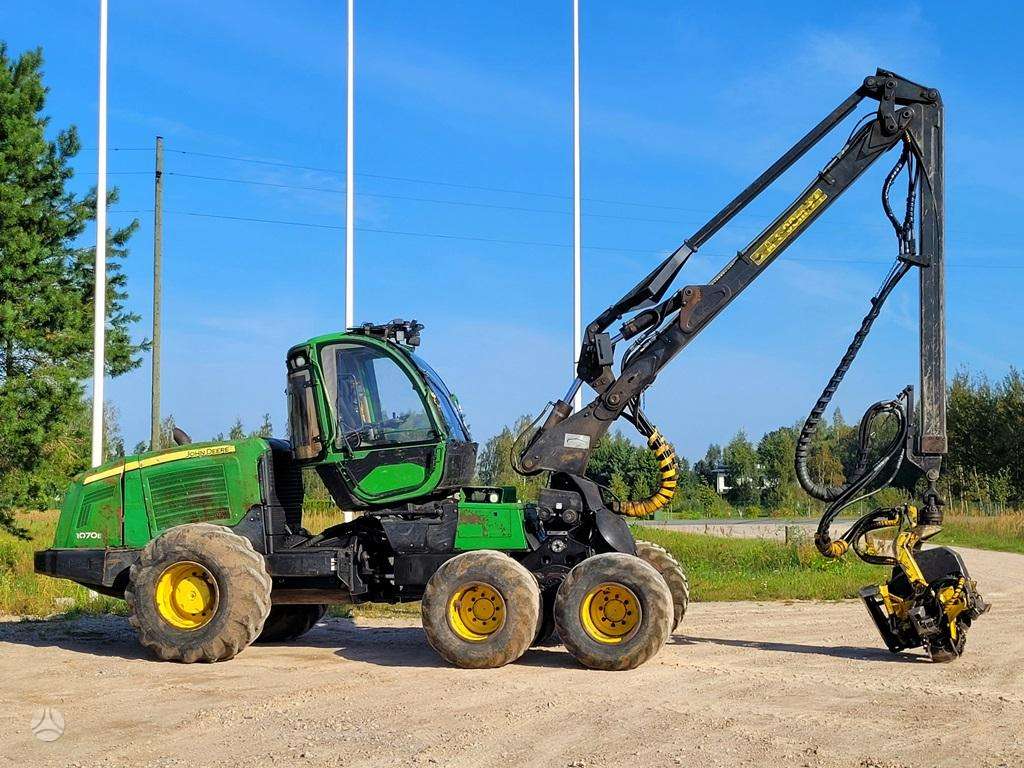 John Deere 1070E, medkirtės
