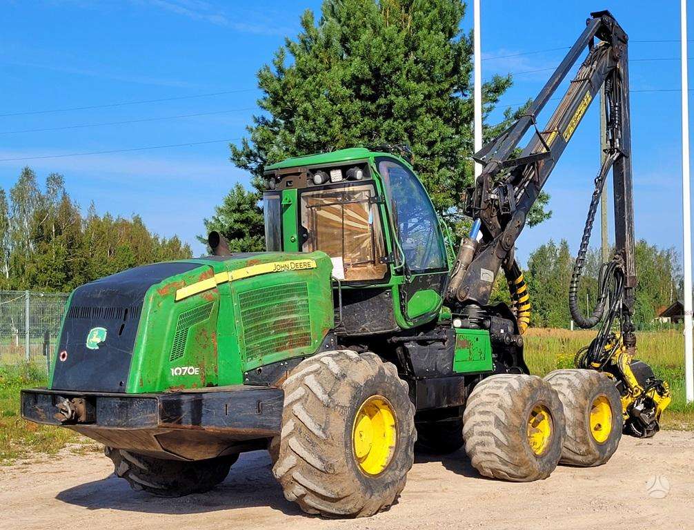 John Deere 1070E, харвестеры