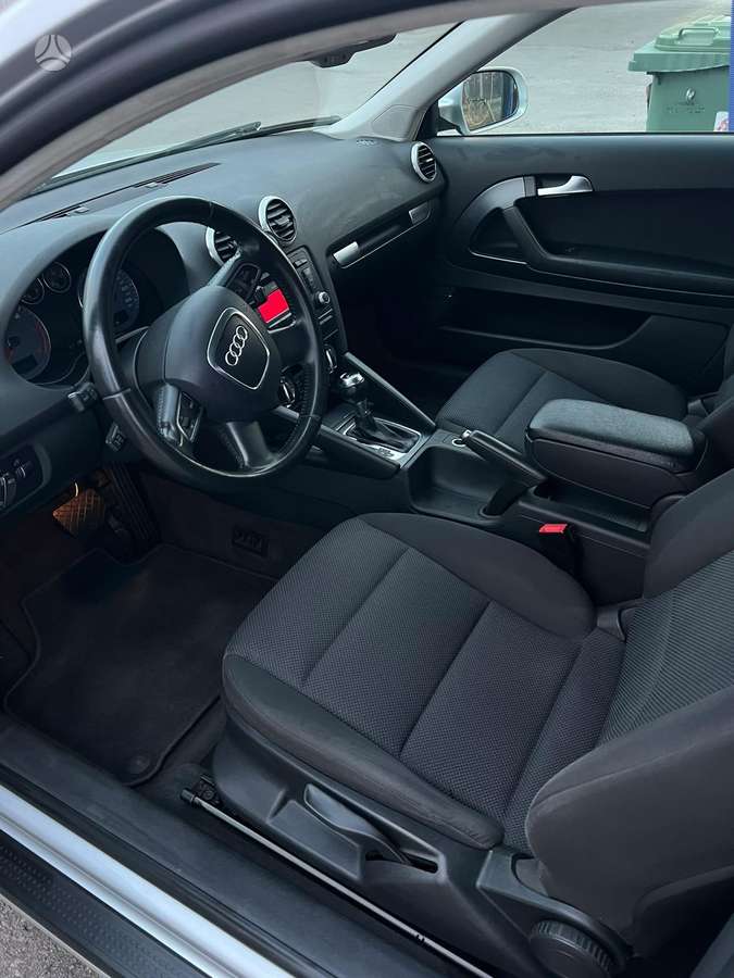 Audi A3, 1.6 l., hatchback