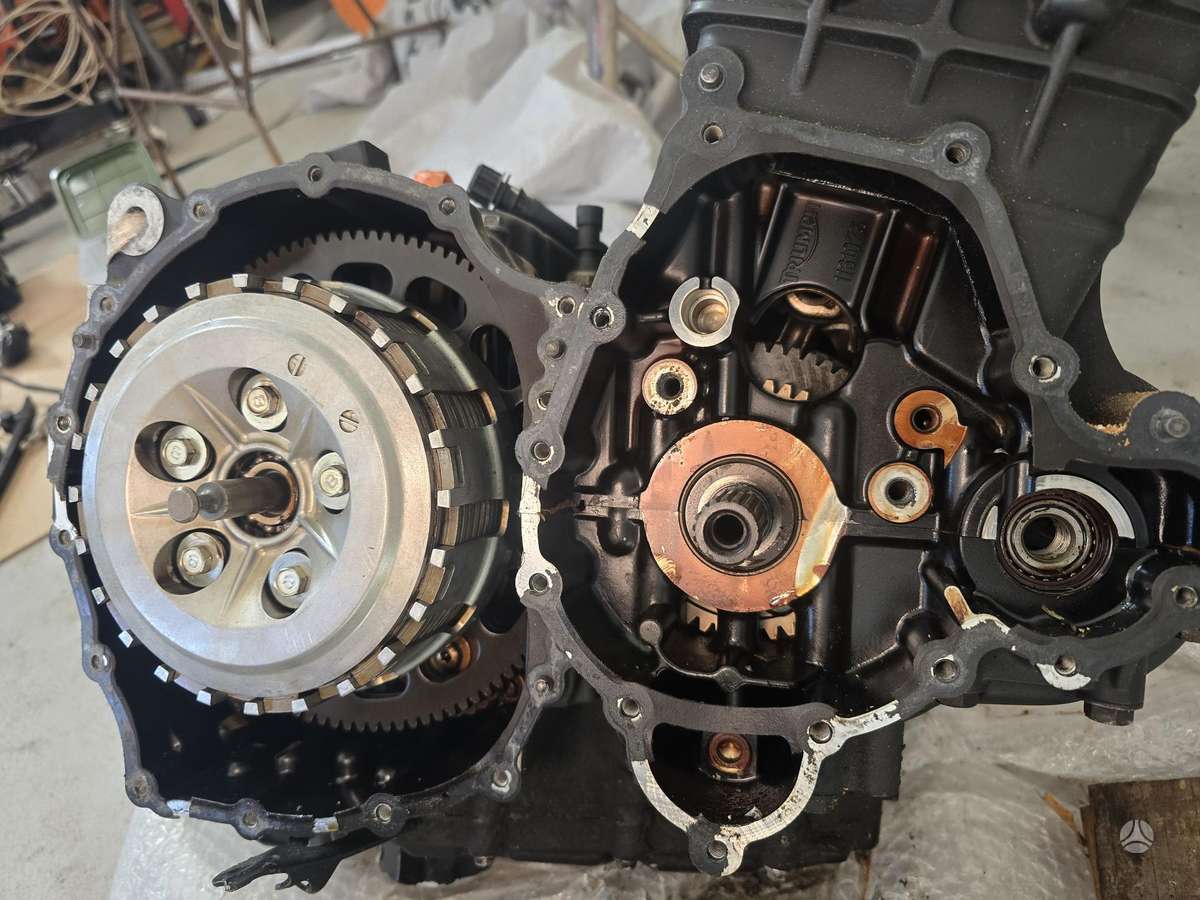 Triumph Speed Triple, street / klasikiniai
