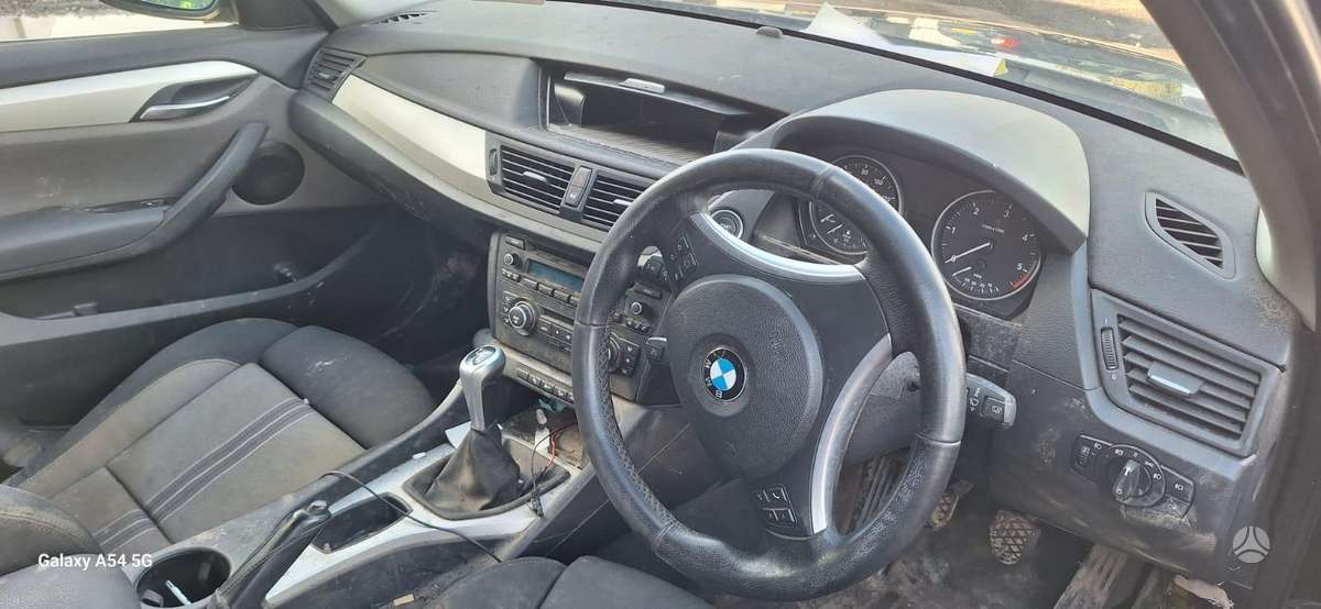 BMW X1 dalimis
