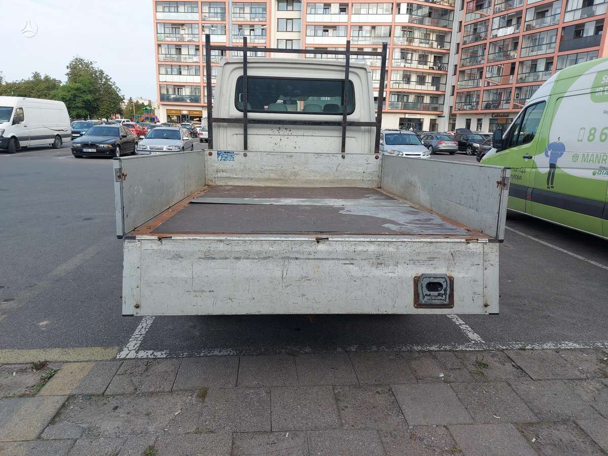 Volkswagen Crafter - 2