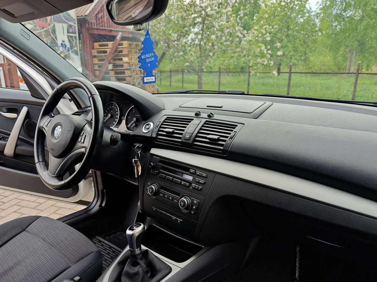 BMW 116, 2.0 l., hatchback