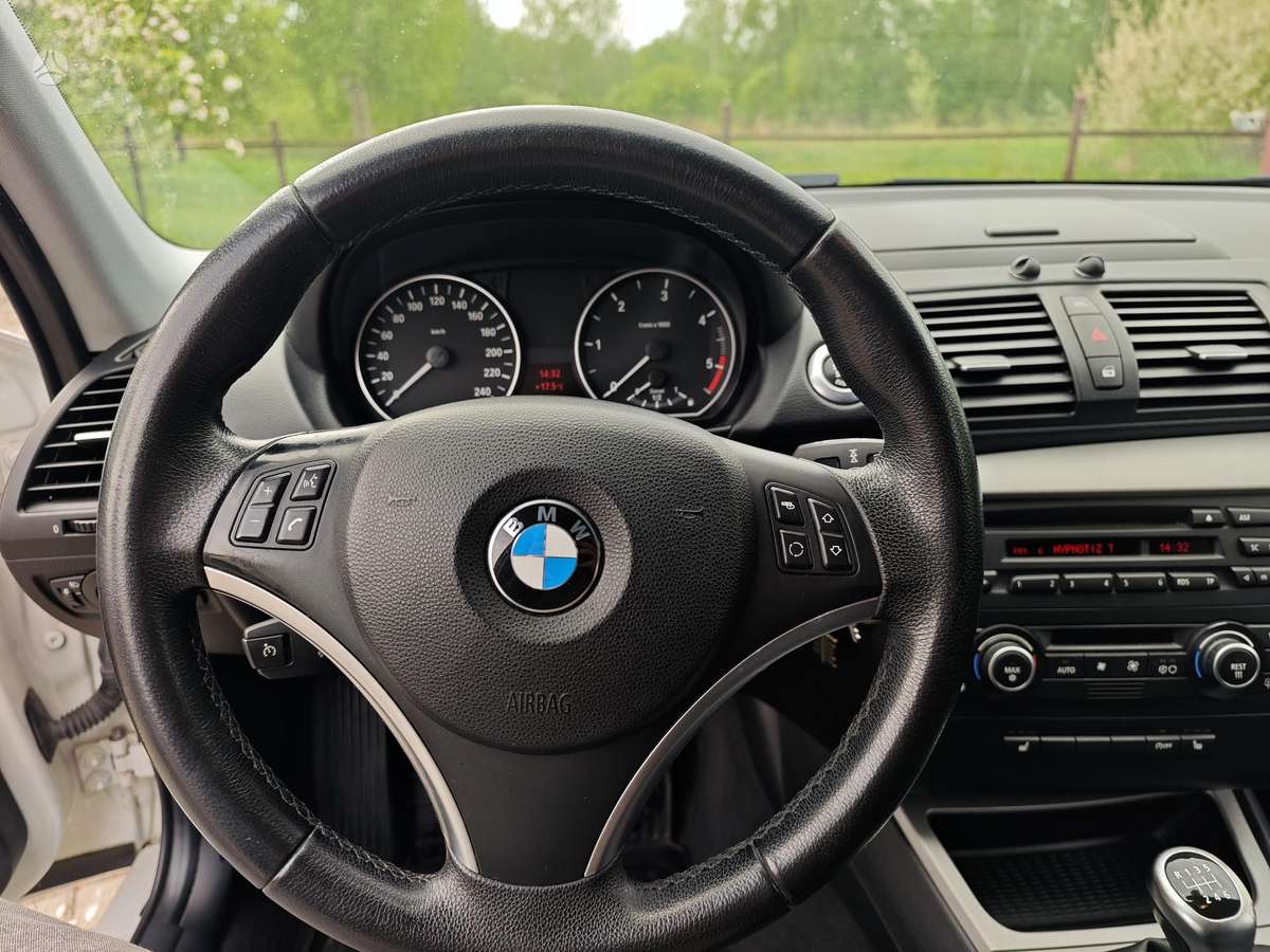 BMW 116, 2.0 l., hatchback