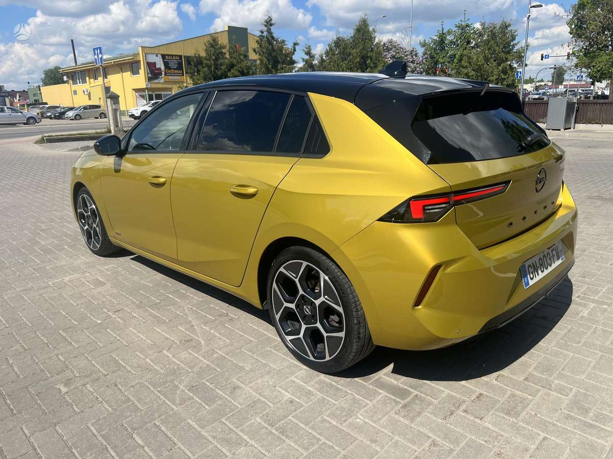 Opel Astra, 1.2 l., hatchback