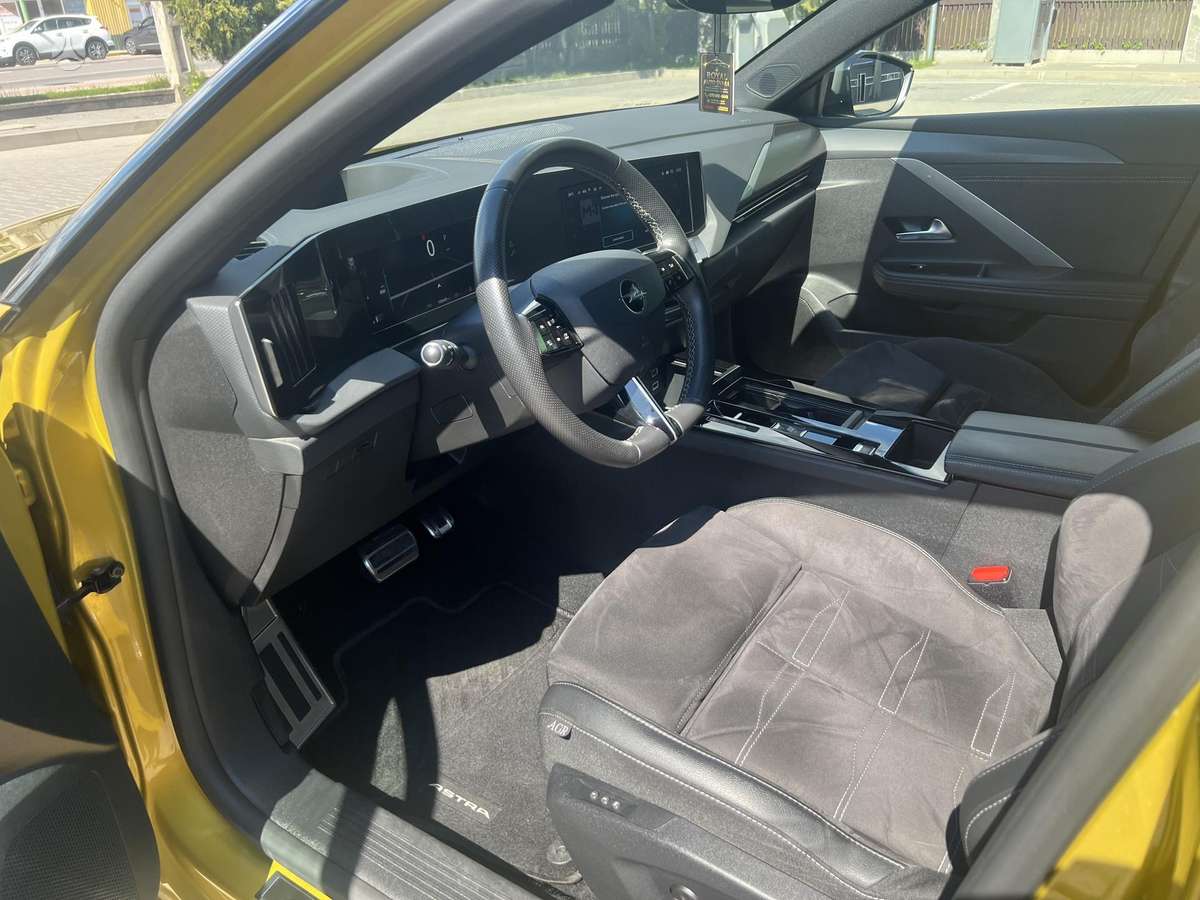 Opel Astra, 1.2 l., hatchback