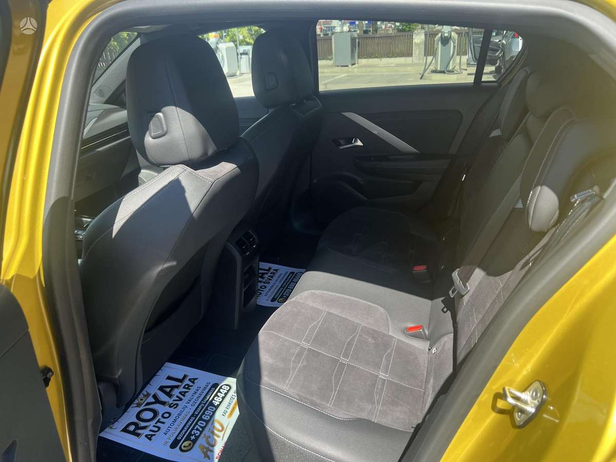 Opel Astra, 1.2 l., hatchback