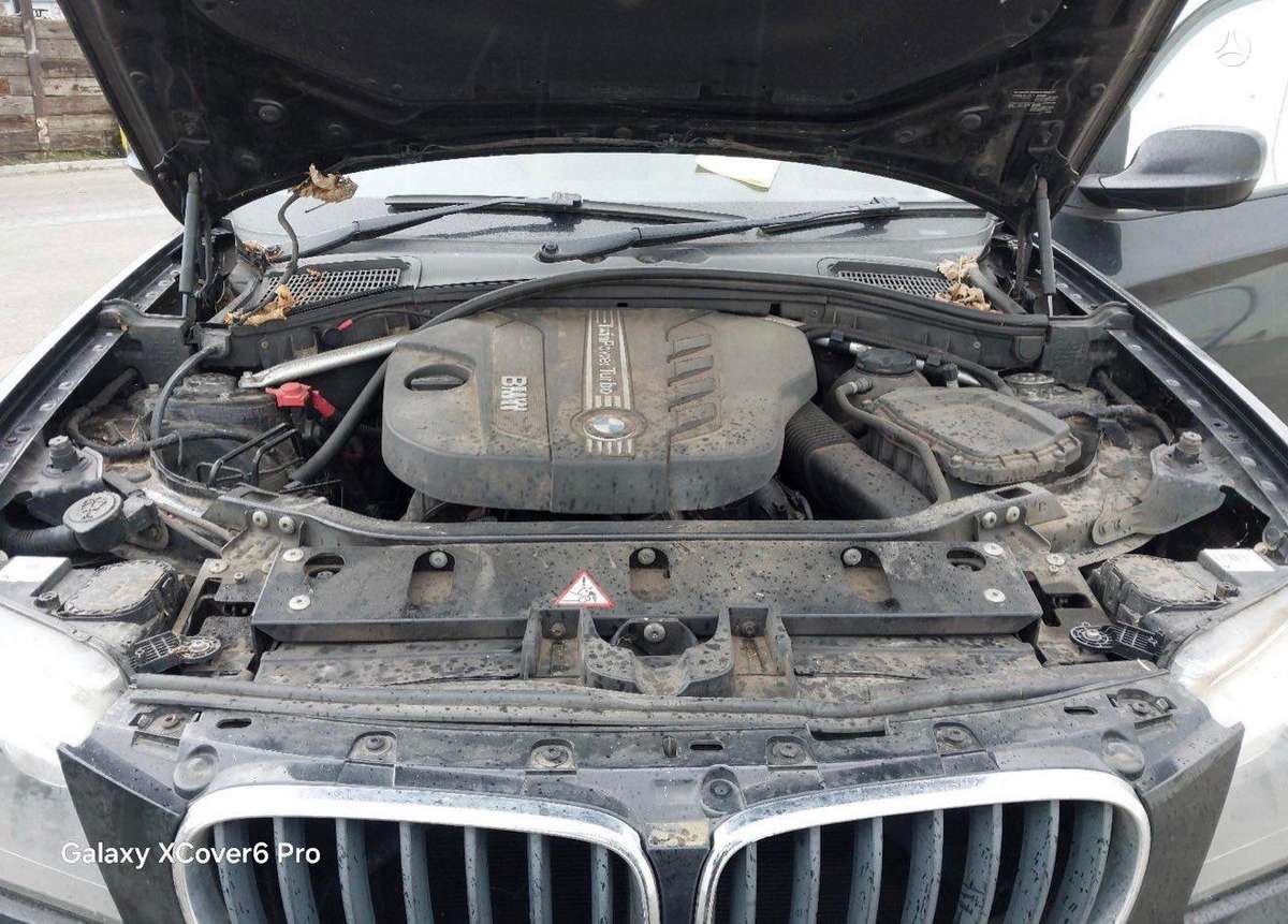 BMW X3 dalimis
