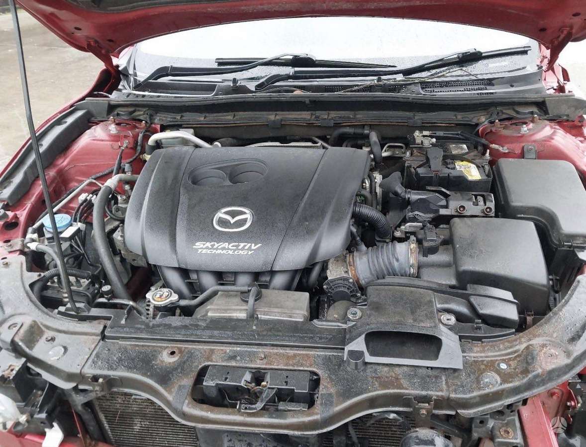 Mazda 3 dalimis