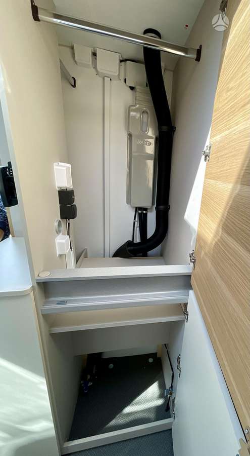 Adria Adora 613 UT, кемперы